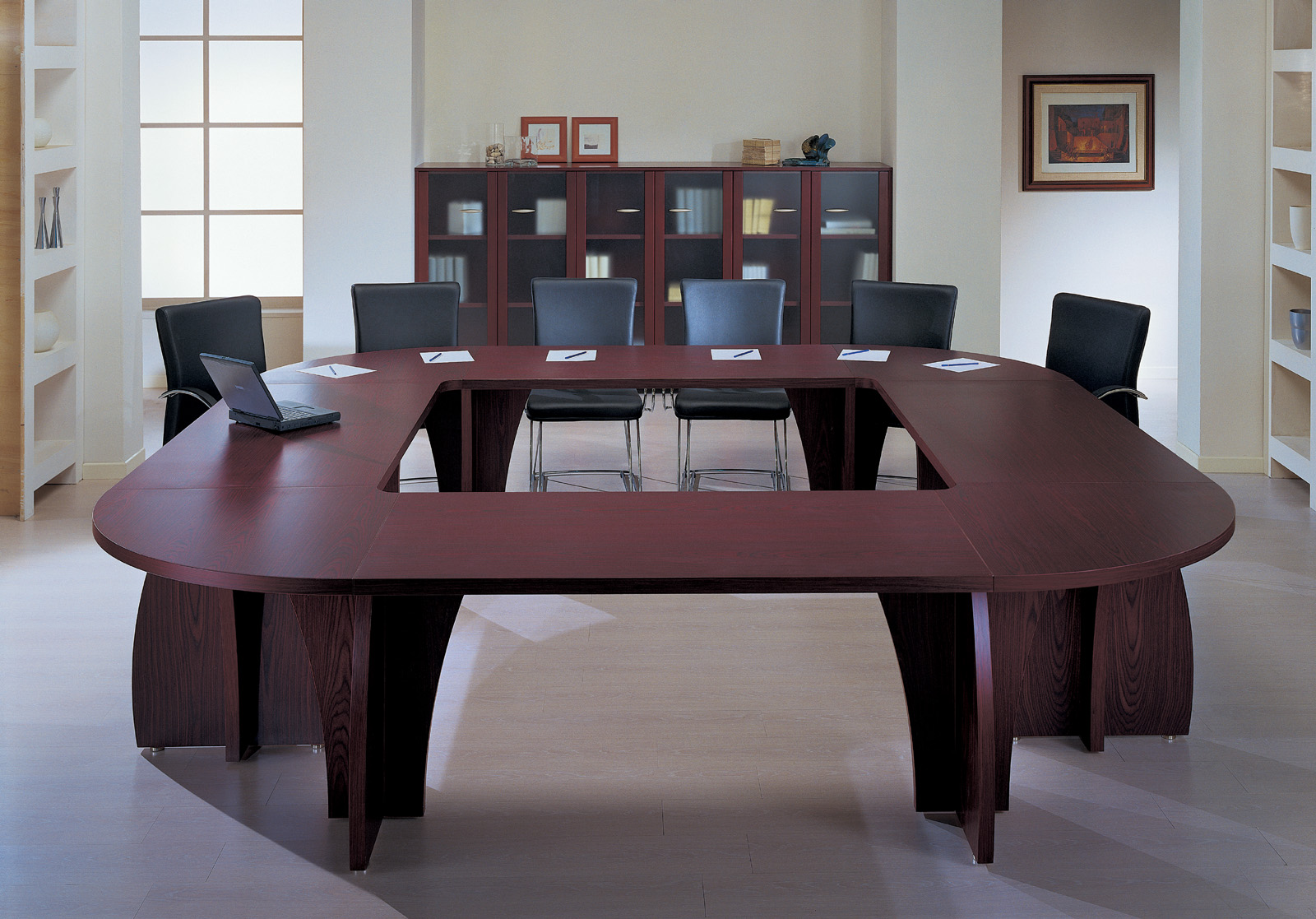 стол для переговоров с отверстием